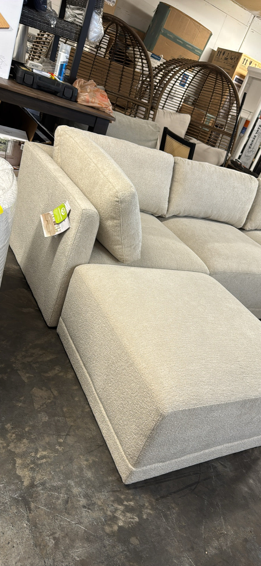 Thomasville Fallon Modular Sectional 6-piece Cream with Ottoman